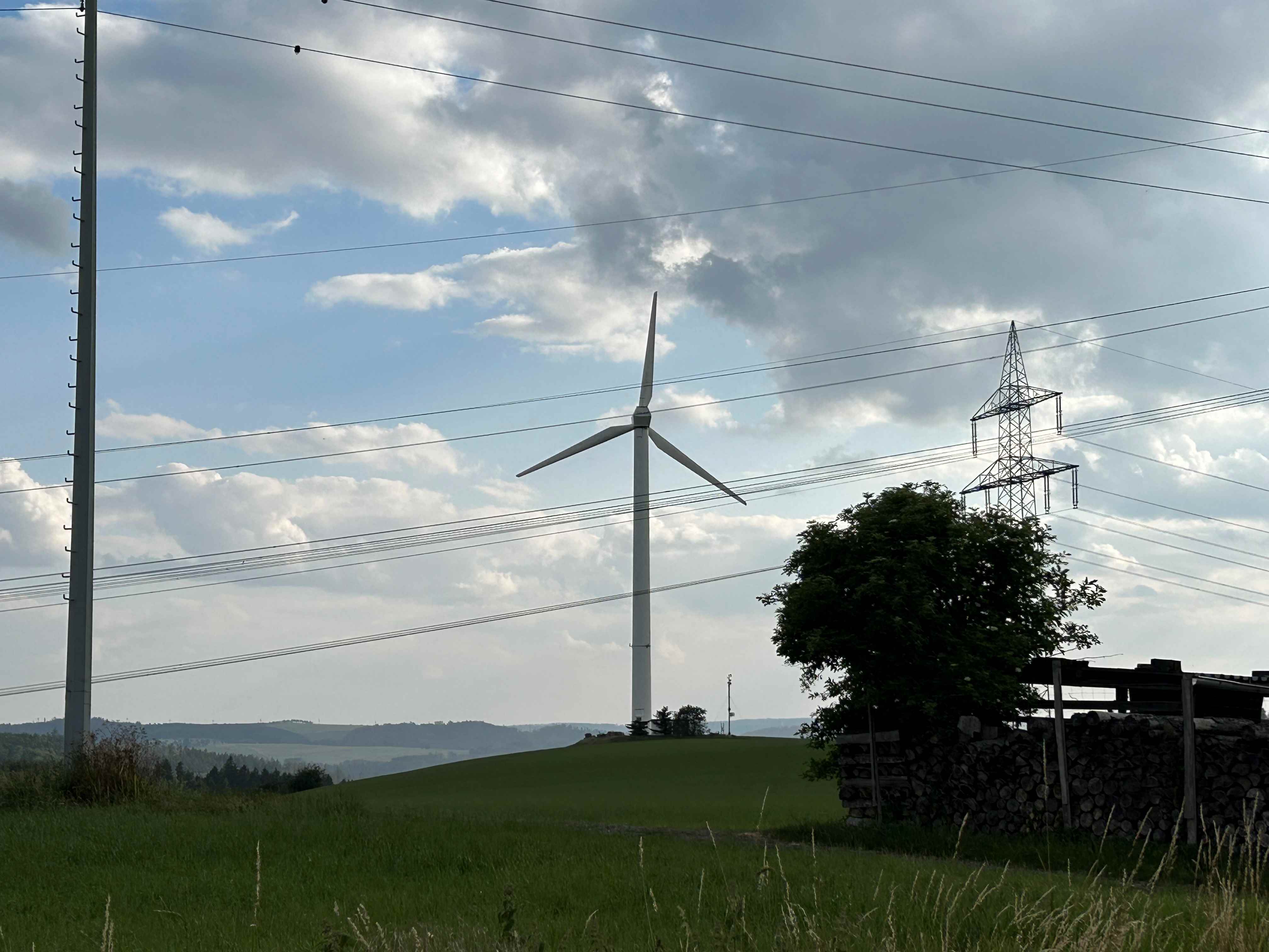 Windkraftanlage in Steinsdorf